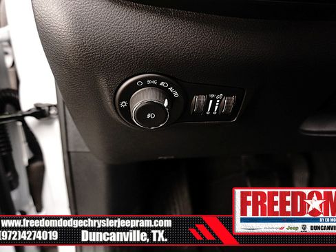 New 2026 Jeep Compass Latitude image 28