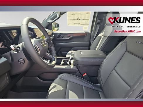 New 2026 GMC Yukon XL Denali w/ LPO, Illumination Package AWD/4WD image 16