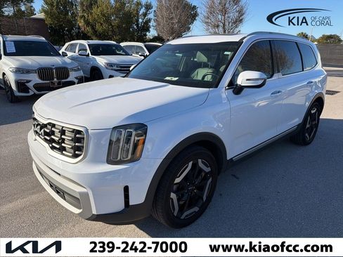 Certified 2024 Kia Telluride S w/ S Sunroof Package image 2