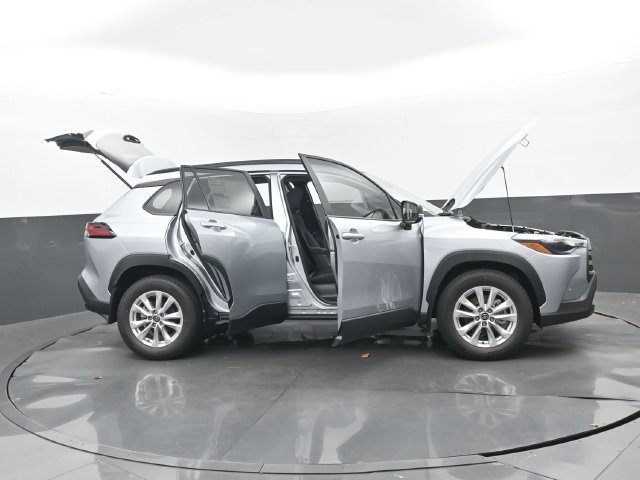 New 2026 Toyota Corolla Cross LE FWD image 30