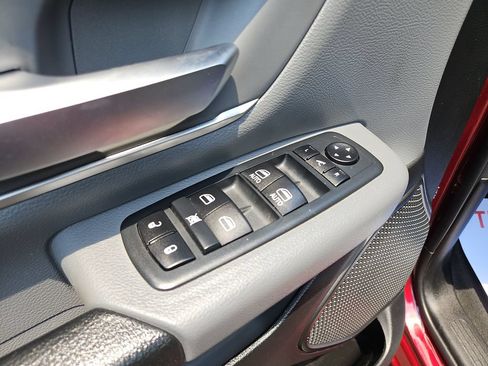 Used 2020 RAM 1500 Big Horn AWD/4WD image 11