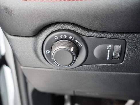 Certified 2024 Dodge Durango GT image 29