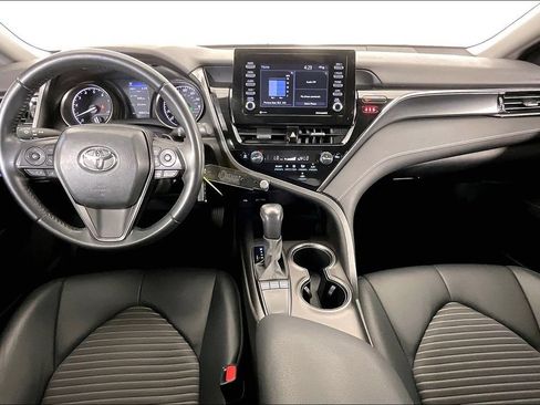 Used 2022 Toyota Camry SE FWD image 18