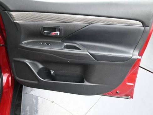 Used 2020 Mitsubishi Outlander SE AWD/4WD image 13
