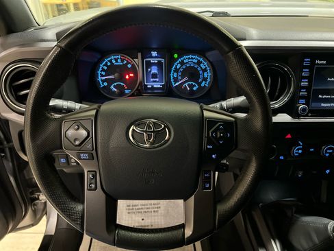 Used 2020 Toyota Tacoma TRD Sport image 17