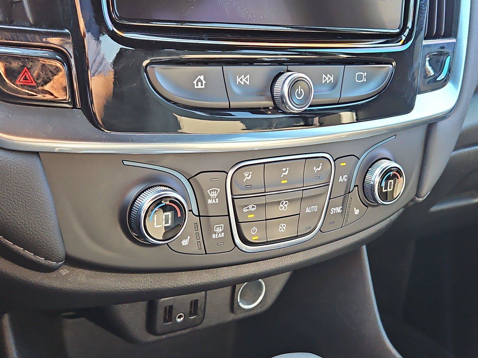 Used 2023 Chevrolet Traverse LT FWD image 27
