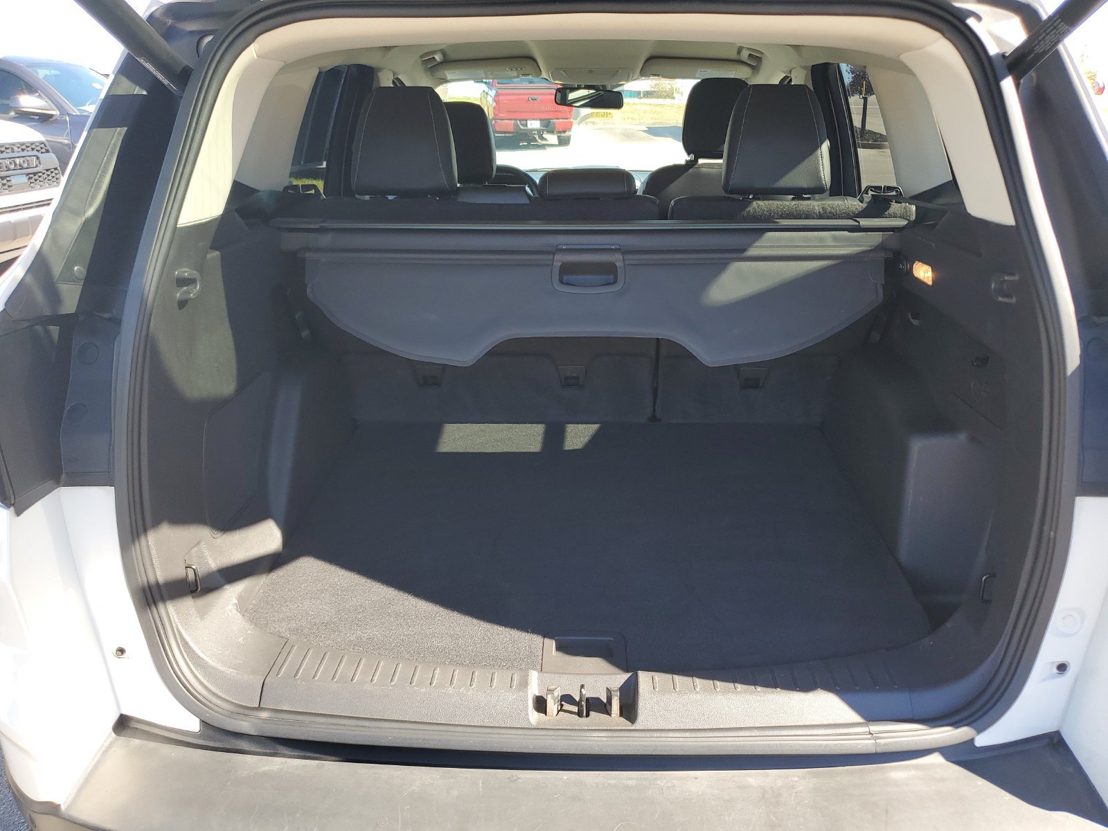 Used 2018 Ford Escape Titanium AWD/4WD image 9