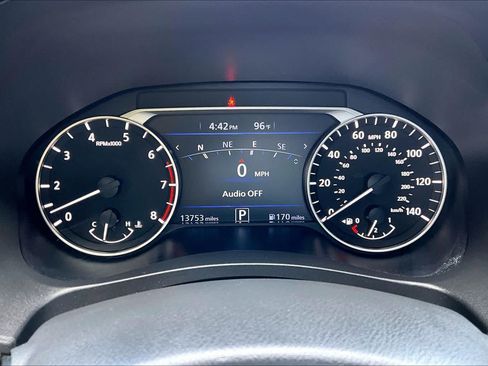 Used 2024 Nissan Altima 2.5 SR w/ SR Premium Package FWD image 25