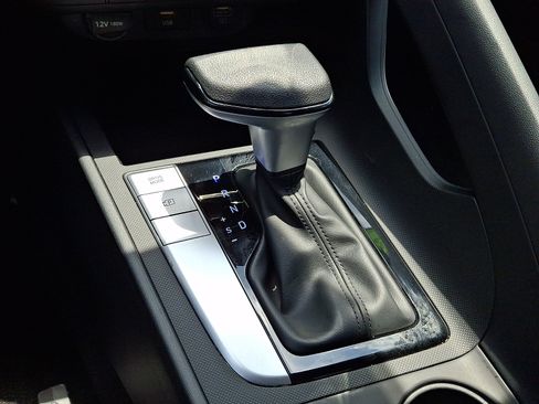Certified 2023 Hyundai Elantra SEL FWD image 14
