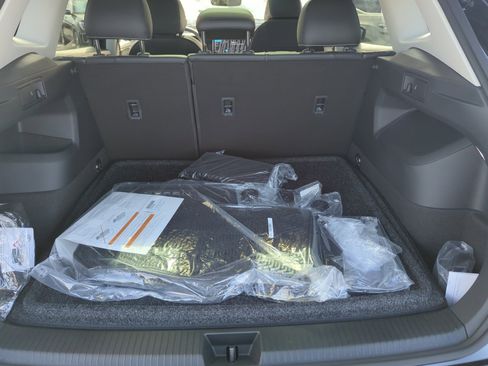 New 2026 Volkswagen Tiguan SE image 32