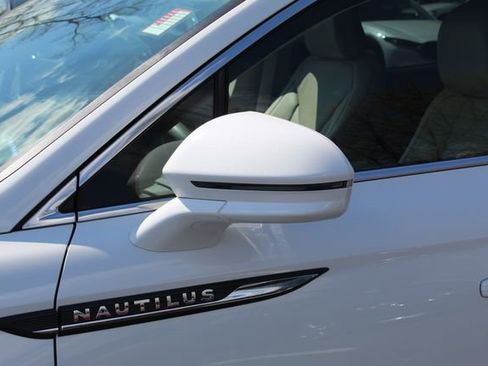 Certified 2023 Lincoln Nautilus Reserve AWD/4WD image 13