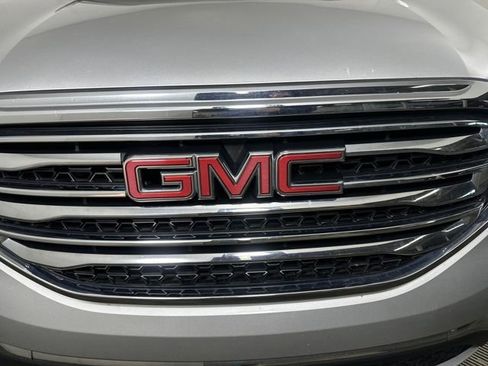Used 2019 GMC Acadia SLE image 9