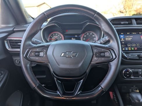 Used 2021 Chevrolet TrailBlazer RS w/ Technology Package image 18