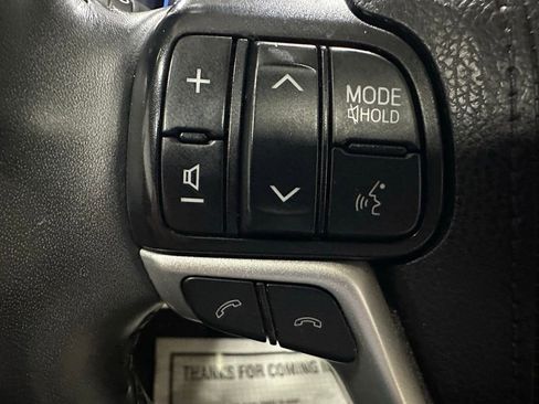 Used 2019 Toyota Highlander XLE AWD/4WD image 19
