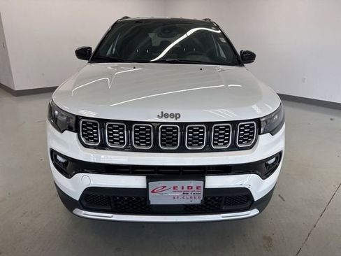 Used 2025 Jeep Compass Limited image 3