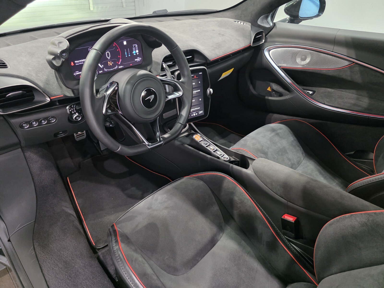 Used 2026 McLaren Artura RWD image 6