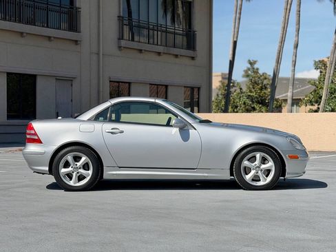 Used 2001 Mercedes-Benz SLK 320 image 16