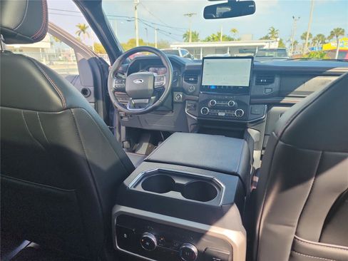 Used 2022 Ford Expedition Max Limited image 23