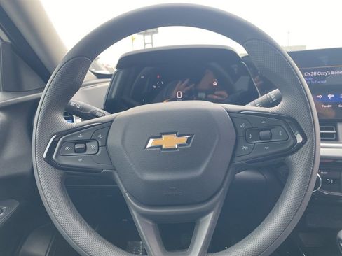 New 2025 Chevrolet Trax LT FWD image 20