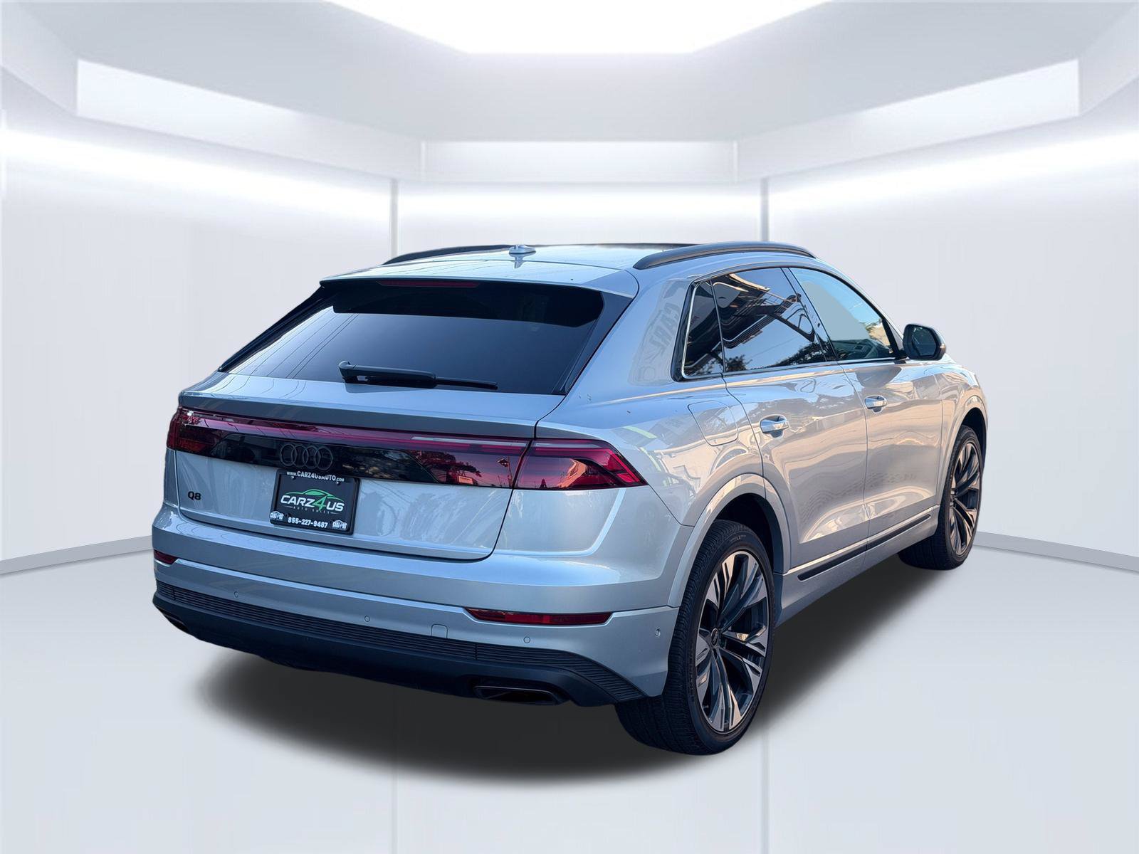 Used 2024 Audi Q8 Premium Plus AWD/4WD image 5
