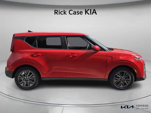 Certified 2021 Kia Soul S image 4