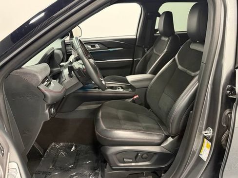 Used 2025 Ford Explorer ST AWD/4WD image 14