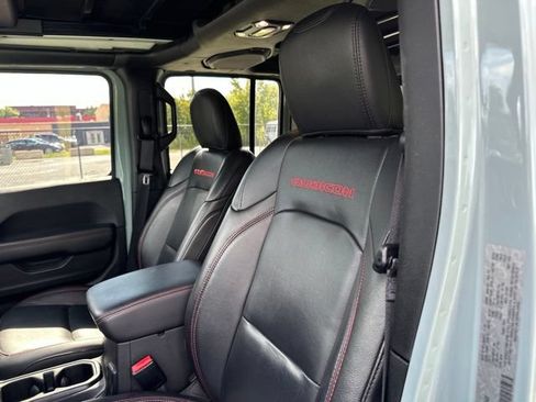 Used 2023 Jeep Wrangler Unlimited Rubicon w/ LED Lighting Group AWD/4WD image 8