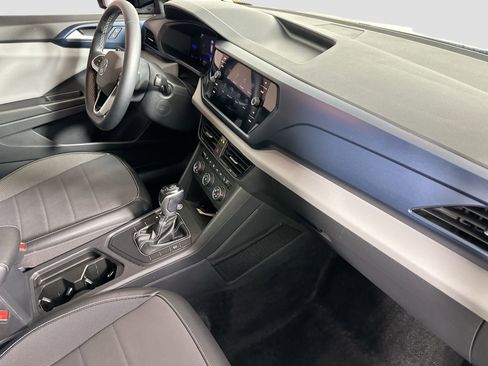 Certified 2022 Volkswagen Taos SE image 26