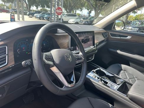 New 2026 Volkswagen Atlas SE image 10