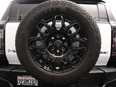 Used 2024 GMC Hummer EV 2X w/ LPO, Roof Cross Rail Package AWD/4WD image 40