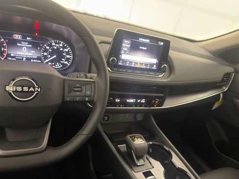 New 2026 Nissan Rogue SV FWD image 18
