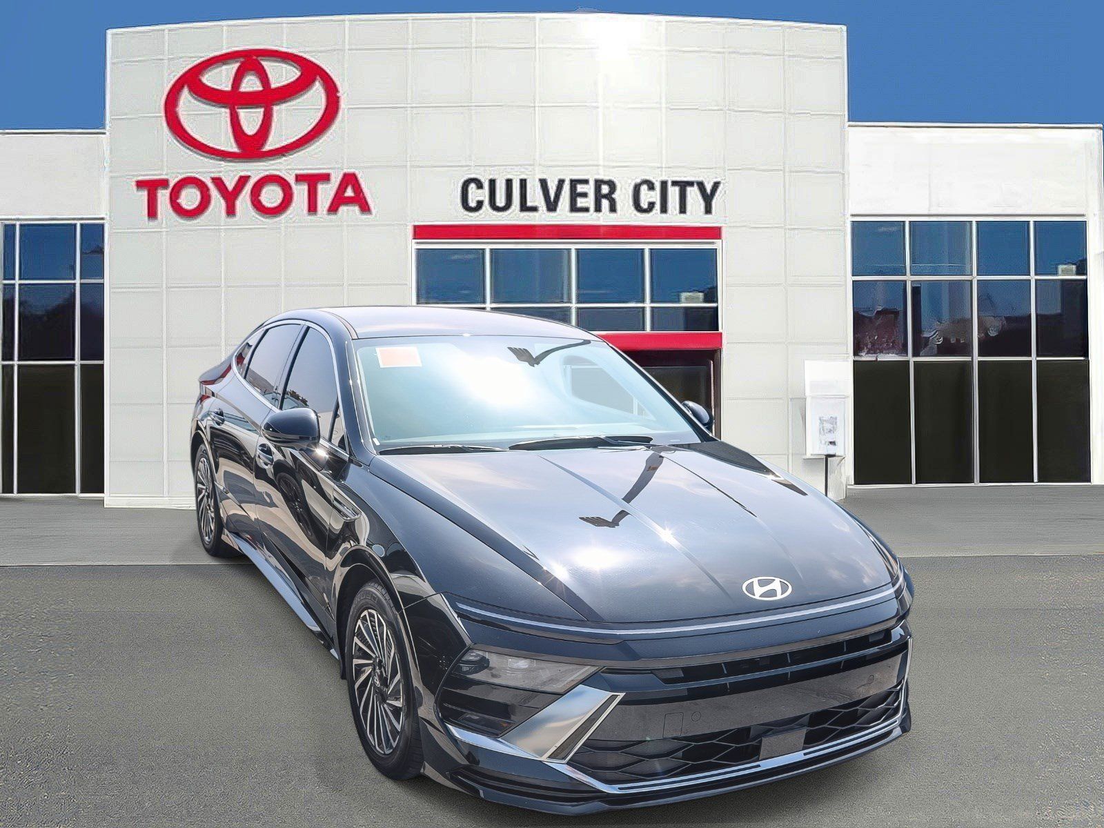Used 2025 Hyundai Sonata SEL FWD image 1