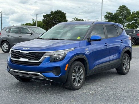 Used 2022 Kia Seltos LX AWD/4WD image 9