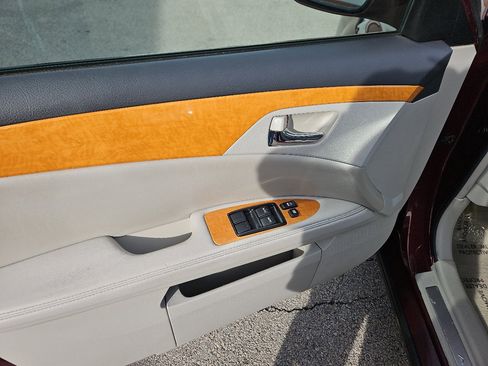 Used 2006 Toyota Avalon XLS image 9