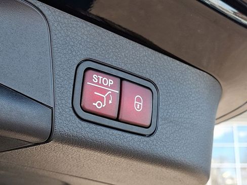 Used 2026 Mercedes-Benz GLB 250 4MATIC image 24