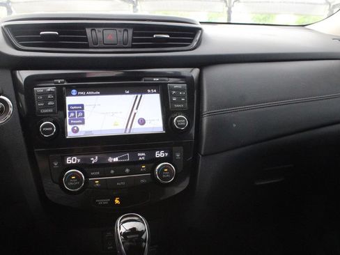 Used 2017 Nissan Rogue SL w/ SL Premium Package AWD/4WD image 41