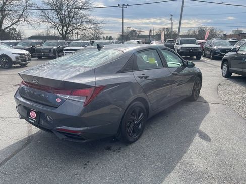 Certified 2023 Hyundai Elantra SEL FWD image 5