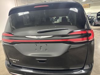 Used 2023 Chrysler Pacifica Touring-L FWD video 4