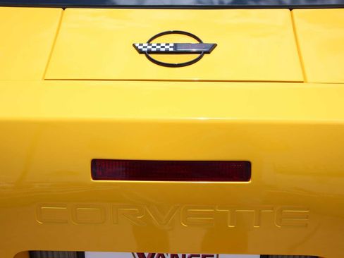 Used 1995 Chevrolet Corvette Coupe RWD image 14
