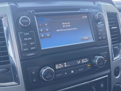 Used 2018 Nissan Titan PRO-4X w/ Pro-4x Convenience Package AWD/4WD image 22