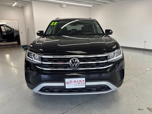 Used 2023 Volkswagen Atlas SEL AWD/4WD image 2