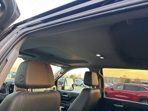 Used 2022 GMC Sierra 2500 Denali w/ Denali Ultimate Package image 11