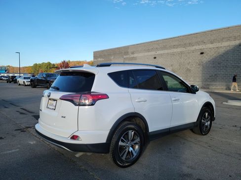 Used 2018 Toyota RAV4 XLE image 3