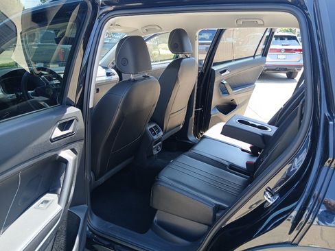Used 2024 Volkswagen Tiguan SE AWD/4WD image 18