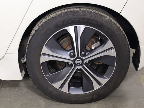 Used 2021 Nissan Leaf SV w/ SV Technology Package FWD image 36
