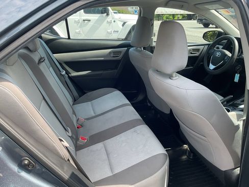 Used 2017 Toyota Corolla LE w/ Carpet Mat Package (TMS) FWD image 18