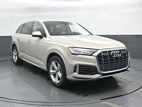 Used 2022 Audi Q7 2.0T Premium Plus w/ Premium Plus Package AWD/4WD image 5
