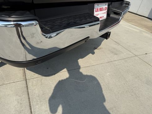 Used 2019 RAM 1500 Big Horn AWD/4WD image 11