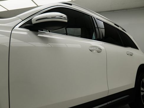 Used 2025 Mercedes-Benz GLB 250 4MATIC image 15