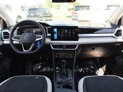 New 2026 Volkswagen Taos SE AWD/4WD image 7